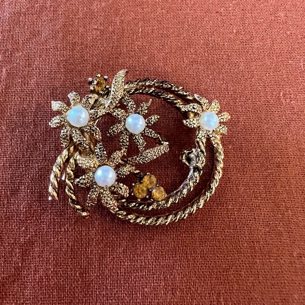 Brooch Pin Vintage Retro Gold Tone